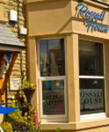 Rossall Guest House Blackpool-Ideal for Families & Couples