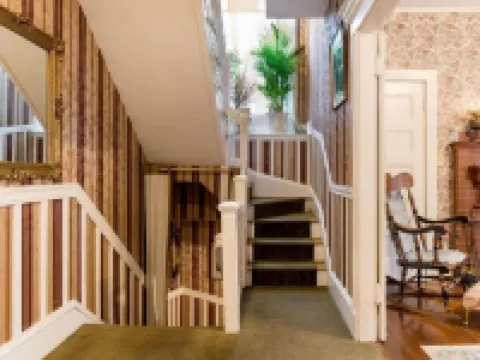 The Coolidge Corner Guest House: A Brookline Bed and Breakfast Hotels in Brookline