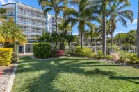 White Crest Apartments