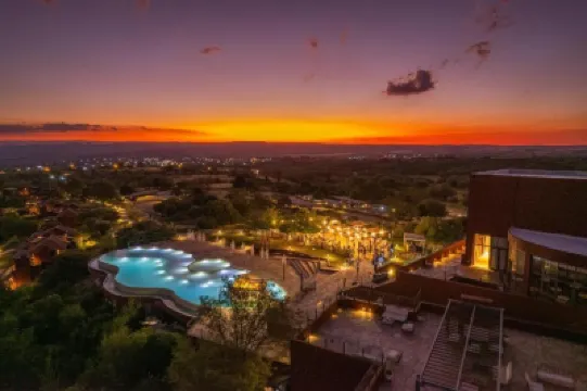 普韋布洛納蒂沃度假村高爾夫及水療中心全包 住宿飯店