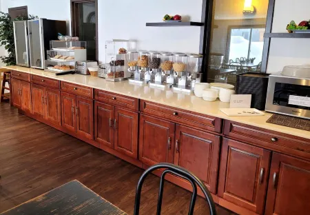 Hotel et Motel le Chateauguay Отели рядом с достопримечательностью «Pourvoirie du Lac Beauport»