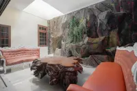 RedDoorz @ Meruya 2 Các khách sạn ở Karang Tengah