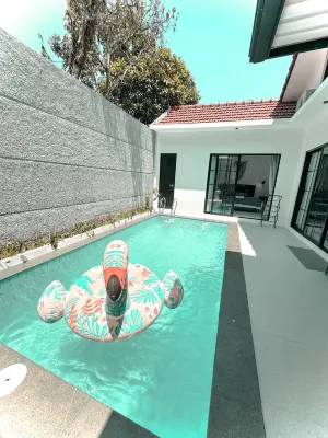 3Br Pool Minimalis Casa Sakala at Sentul City (10 Persons) Hotell i Sumur Batu