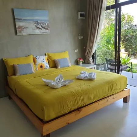 Baan Khun Yaai Mai Khun Ta