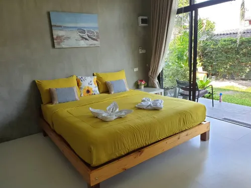 Baan Khun Yaai Mai Khun Ta