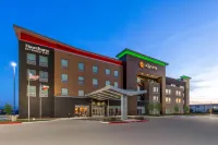 La Quinta Inn & Suites by Wyndham DeSoto - Pool