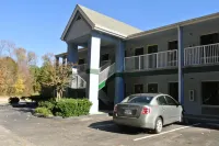 Super 8 by Wyndham Fayetteville Hotels in Fayetteville