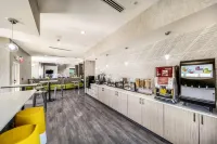 Hy-Lo Hotel - 3-Star