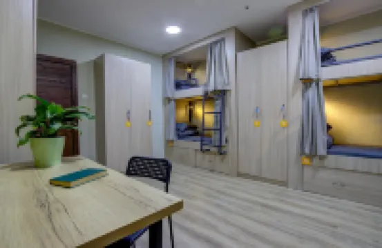 People Hostel & Coworking