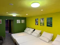 Easy Stay Ximen Guest House - Homestays