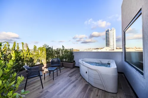 Isabella Suites - Homestays