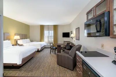 Candlewood Suites 赤褐色 奧本住宿飯店