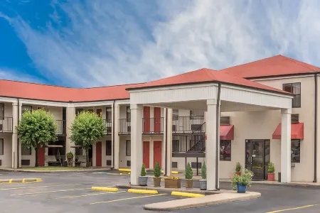 Super 8 by Wyndham Bryant Little Rock Area Отели в г. Брайант