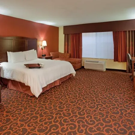 Hampton Inn & Suites Watertown