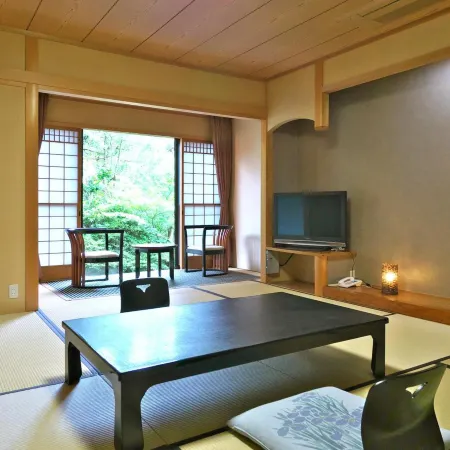 Yuraku Hotel