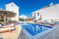 Villa Trau D`Oro - Pensions