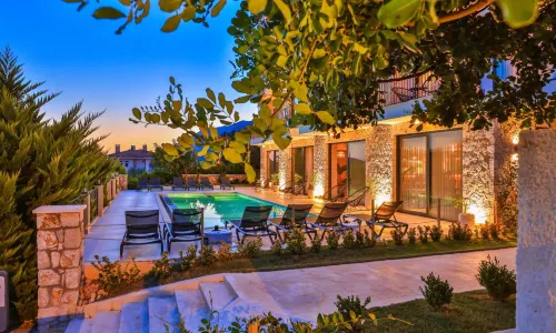 Carruba Boutique Hotel