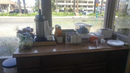 Riviera Motel Отели рядом с достопримечательностью «Луигис Ролликин Роудстерс»