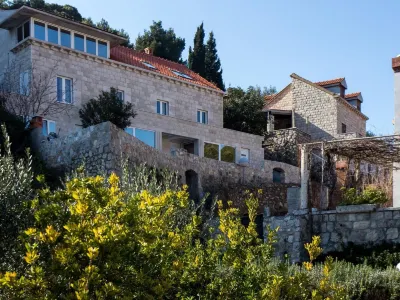 Mali Skoj Apartment Hotels near Elafitski otoci