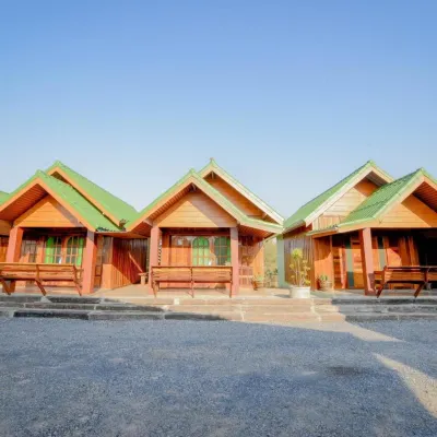 MRK Resort & Massage Отели рядом с достопримечательностью «Пранг Сам Йот»