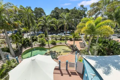 White Crest Apartments