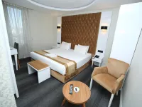 Grand Silay Hotel Hotels near Kurtulus Park