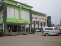 Hotel Grand Karawang Indah - พร้อมWifi