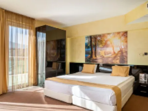 Europe Hotel ThaimOut周辺のホテル