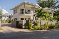Palm Holiday Apartments