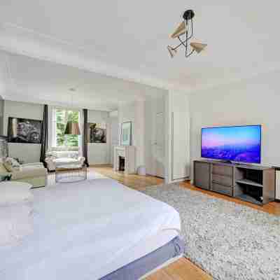 Mansion with swimming pool - 5BD/10P - Neuilly Rooms