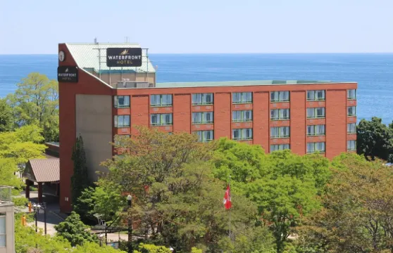 河濱酒店