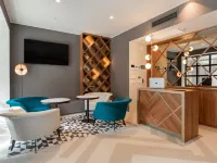 Boutique Hotel Martini 17 Hotels near Piola Station