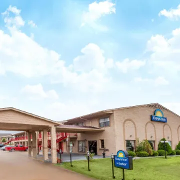 Days Inn by Wyndham Canton