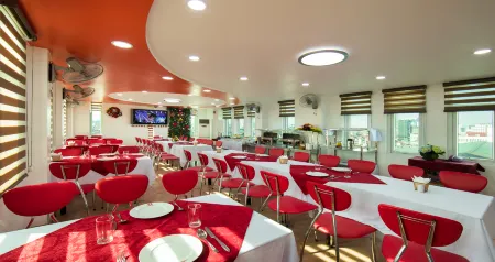 Van Mieu Hotel Отели рядом с достопримечательностью «Мавзолей Хо Ши Мина»