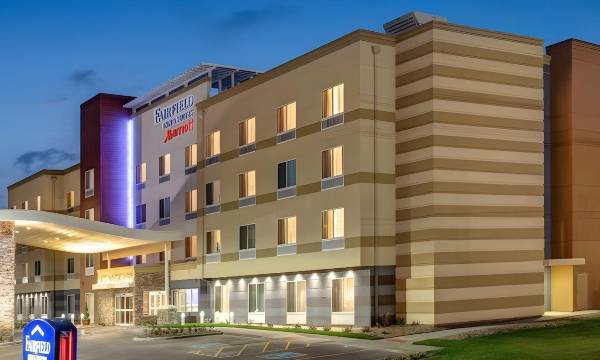 Fairfield Inn & Suites Kansas City Shawnee
