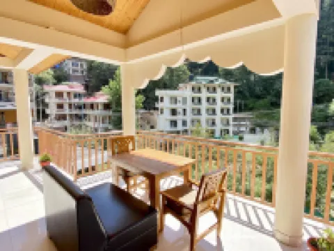 Hotel Purnima - A Riverside Hotel in Kasol โรงแรมในกาซอล