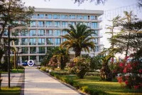 Luchezarniy Resort Hotels near Tea Houses