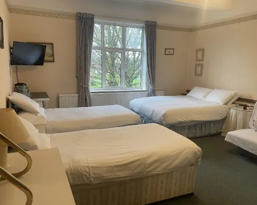 إميرالد ريزيدنس Hotels near كنافيسمير