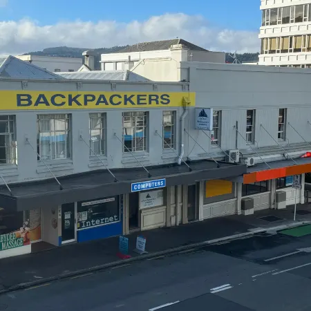 UpTown Backpackers Отели рядом с достопримечательностью «Рослин»