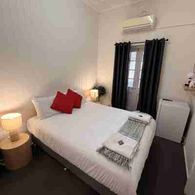 Hotel Metropole Proserpine Rooms