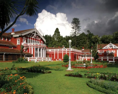 WelcomHeritage Fernhills Royal Palace Hôtels à proximité de : Lac d'Ooty