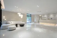 Airport Hotel - Airport Shuttle