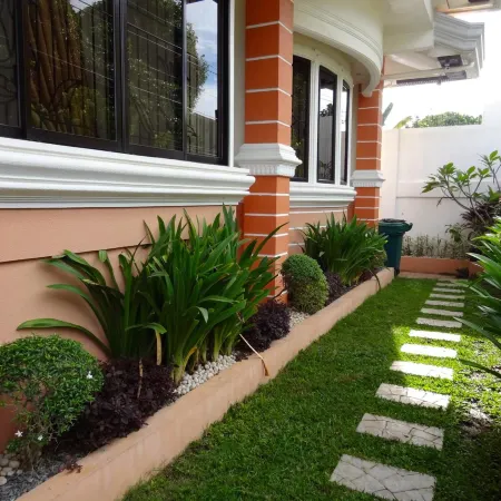 The Executive Villa Inn & Suites