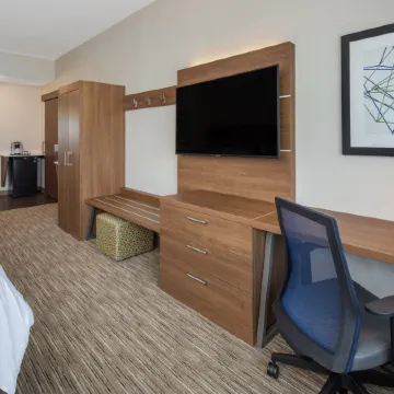 Holiday Inn Express & Suites CHICO by IHG