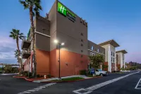 Holiday Inn Express & Suites FREMONT - MILPITAS CENTRAL by IHG Hotels in Fremont