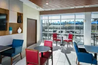 Holiday Inn Express & Suites BEND SOUTH by IHG
