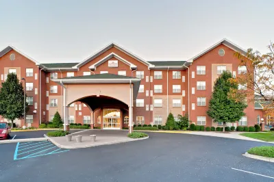 Hawthorn Suites by Wyndham Louisville East فنادق في Saint Matthews