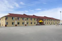 Super 8 by Wyndham Park City/North Wichita Area Hotels in Maize