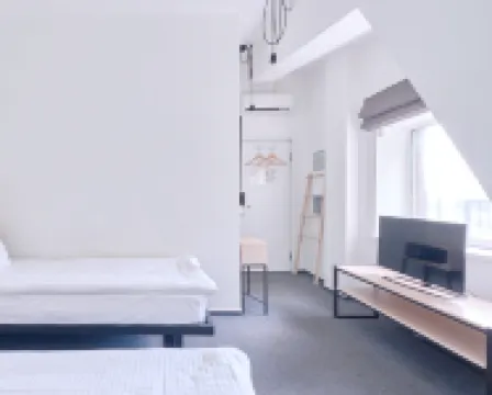 Moment Hotel