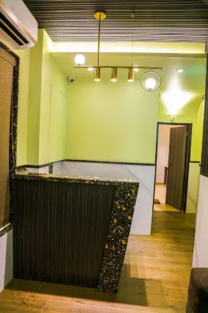 Hotel Lime Wood Отели рядом с достопримечательностью «Madh Island»